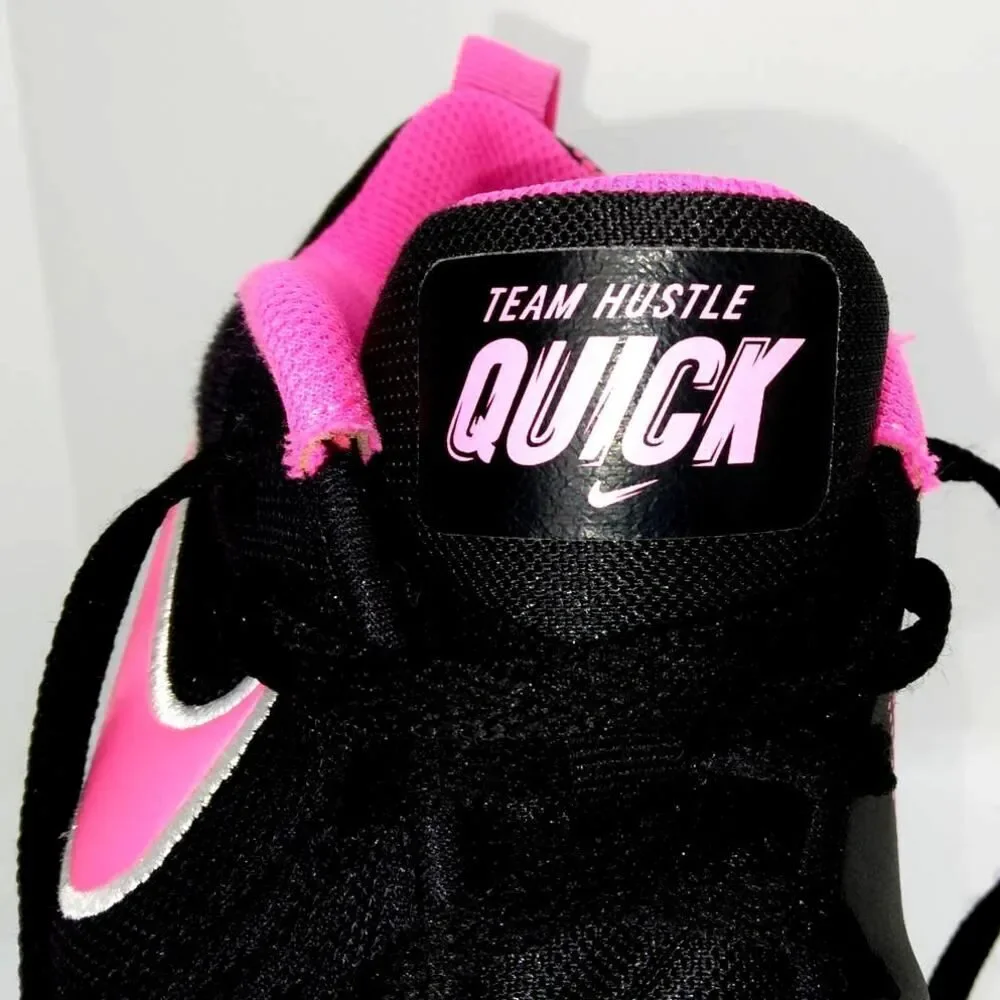 Nike Team Hustle Quick 2 Girls Black & Pink Sneakers - Size 4.5